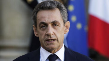 Sarkozy Yarın Cezaevi'ne Giriş Yapacak: 11 Metrekarelik Hücrede Barınacak