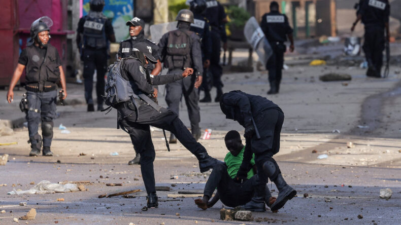 Seçim Sonrası Kamerun'da Sokaklarda Gerilim: Dört Can Kaybı