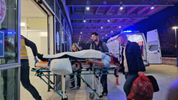 Serinova Belde Belediye Başkanı &Ccedil;akmak Trafik Kazası Ge&ccedil;irdi