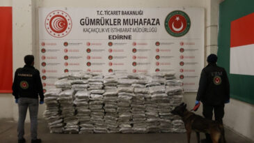 Sınır Kapılarında Yarım Tondan Fazla Uyuşturucu Ele Ge&ccedil;irildi