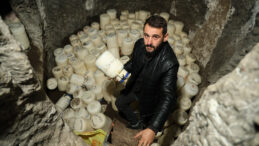 Sivas’ın Ünlü "Peynir Oteli" Yeniden Dolu: 6 Ay Mağarada Dinlenecekler