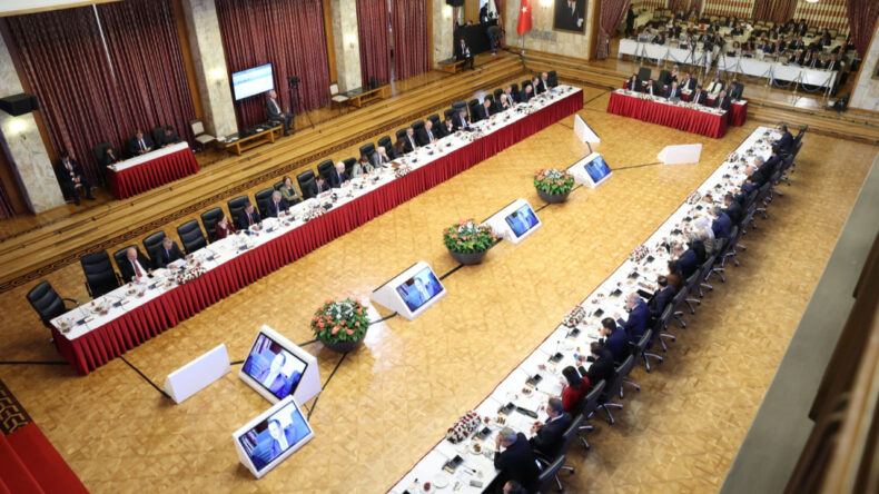 Takvim İlerliyor: PKK'ya Özel 'Kod Yasa' Geliyor