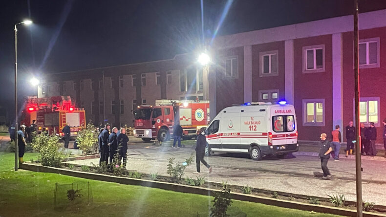 Tekirdağ’da Fabrika Yangını: 2 Kişi Hastaneye Sevk Edildi