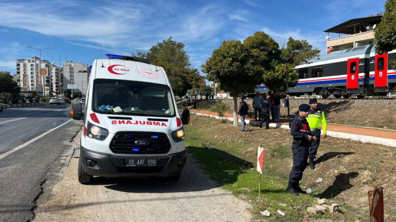 Torununu Korumak İsterken Tren Çarptı