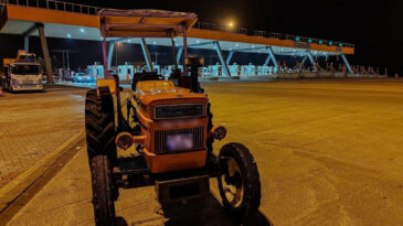 Trakt&ouml;rle Otoyola &Ccedil;ıkan S&uuml;r&uuml;c&uuml;ye Ceza Kesildi