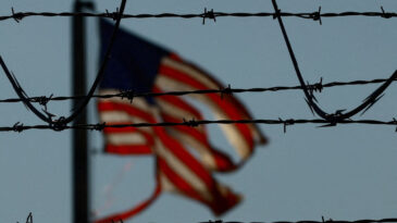 Trump, beyaz mültecilere öncelik verecek