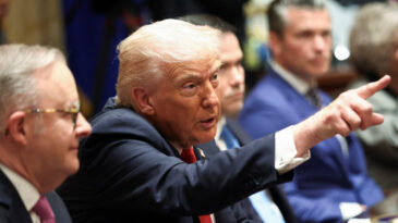 Trump, İki İsim İ&ccedil;in Yargılama Talep Ediyor