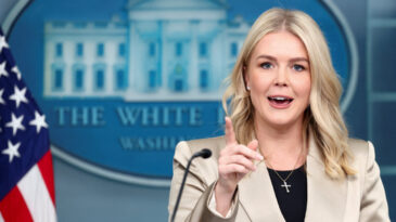 Trump'ın Sözcüsünden Gazeteciye: Anan Karar Verdi!