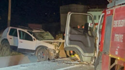 Uşak’ta cip ile otomobil çarpıştı: 2 ölü, 3 yaralı