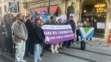 &Uuml;niversite Arkadaşları, Nana İ&ccedil;in Bir Araya Geldi