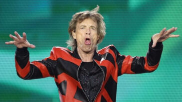 &Uuml;nl&uuml; İsim İ&ccedil;in &Ccedil;alıştığı Belediyeden Milyonlar &Ccedil;aldı