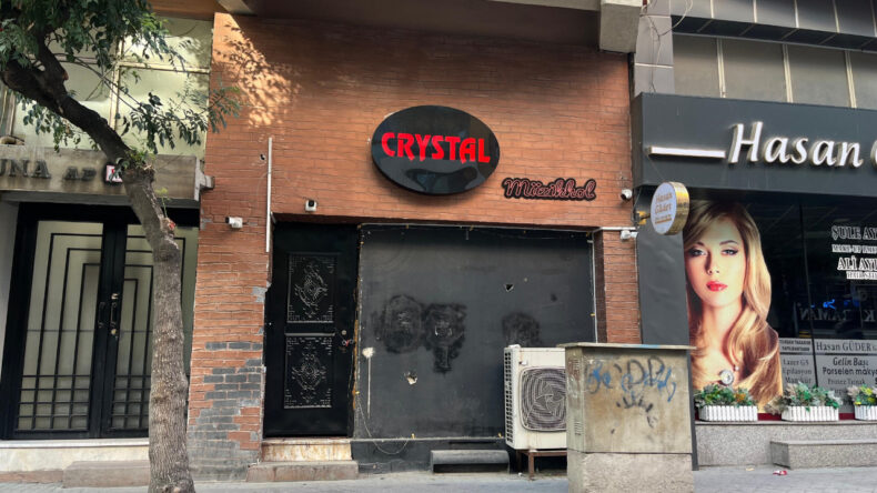 Uyuyamadığı İçin Dava Açtı, Eğlence Mekanı Kapatıldı