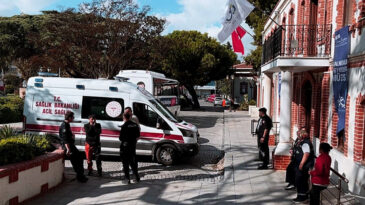 Vicdansızlığın b&ouml;ylesi: 2 aylık bebek sokağa terk edildi