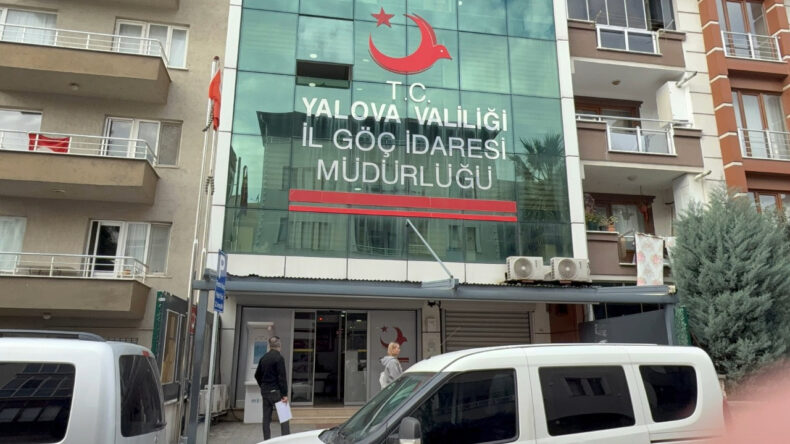 Yalova'da İl Göç İdaresi Müdürlüğü'ne Yapılan Operasyonda 8 Gözaltı
