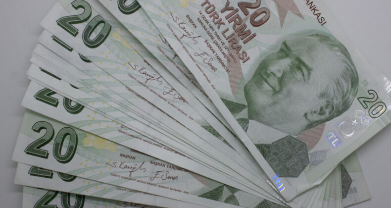 Yeni Banknotlar Piyasaya Sunuldu