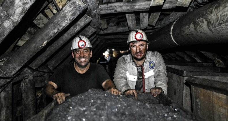 Yerin Altında Hayat Sürenler