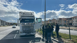 Yolun Karşısına Geçerken TIR'ın Çarptığı Yaya Ağır Yaralandı