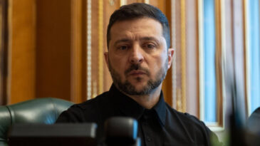 Zelenskiy: 17 Ekim'de Trump ile Görüşeceğim