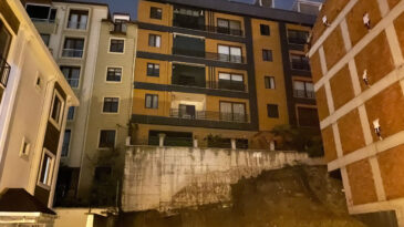 Zemin Kayması Nedeniyle 2 Bina Tahliye Edildi