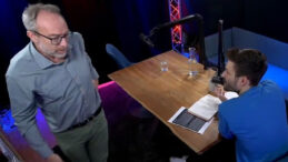 'Dünyanın en aptalca sorusu' dedi, stüdyoyu terk etti