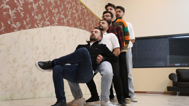 'K&uuml;lt&uuml;r&uuml;m&uuml;z&uuml;n Kanayan Yarası': Sivas Ağırlaması Mecliste G&uuml;ndem Oldu