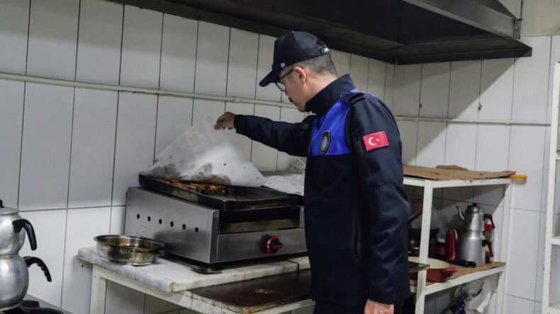 154 İş&ccedil;i Zehirlenmesi: Firma M&uuml;h&uuml;rlendi