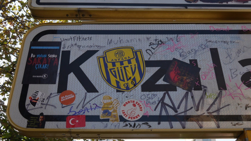 Fotoğraf Çeken Gençler