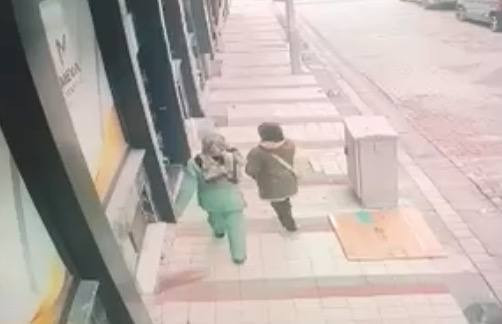 Eve giren hırsızlar