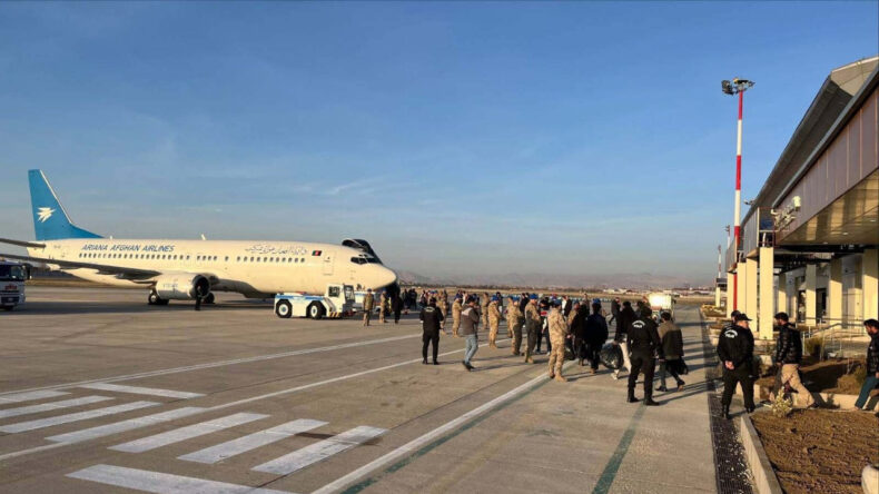 300 Afgan Göçmen Ülkelerine Gönderildi