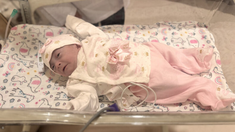 465 Gram Doğdu, Hayata Tutundu