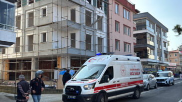 60 Yaşındaki İş&ccedil;i İskeleden D&uuml;şt&uuml;