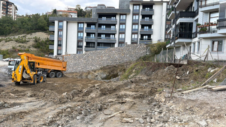 70 Kişi Tahliye Edildi: &Ccedil;&ouml;ken B&ouml;lge Toprakla Dolduruluyor