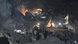 75 Yaşındaki İş&ccedil;i G&uuml;nlerdir Toprak Altında