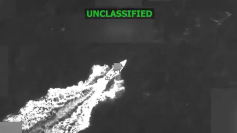 ABD Karayipler'de Bir Gemiye Hava Saldırısı Düzenledi