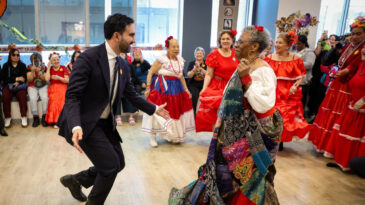 ABD'de Farklı Se&ccedil;im: Kapitalizmin Kalesinde Sosyalist Belediye Başkanı Adayı &Ouml;nde