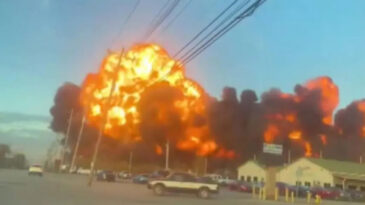 ABD'de U&ccedil;ak Kazası: &Ccedil;ok Sayıda &Ouml;l&uuml; ve Yaralı