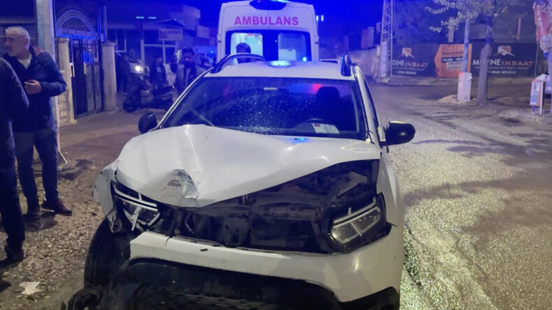 Adıyaman'da Minib&uuml;s ve Otomobil &Ccedil;arpıştı