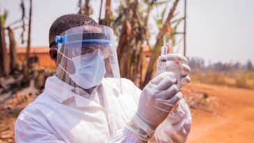 Afrika, Son 25 Yılın En B&uuml;y&uuml;k Salgınıyla M&uuml;cadele Ediyor