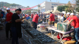 Alanya&rsquo;da Hamsi Coşkusu: 7 Ton Hamsi T&uuml;kendi