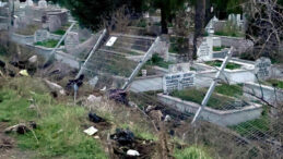 Alkollü sürücü mezarlığa daldı: Mezarlara zarar verdi