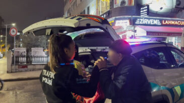 Alkoll&uuml; Zannettiği S&uuml;r&uuml;c&uuml;n&uuml;n Anahtarını Aldı