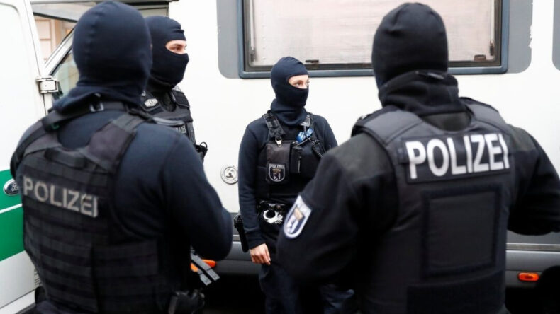 Almanya'da Yüzlerce Bomba İhbarı Korkuya Sebep Oldu