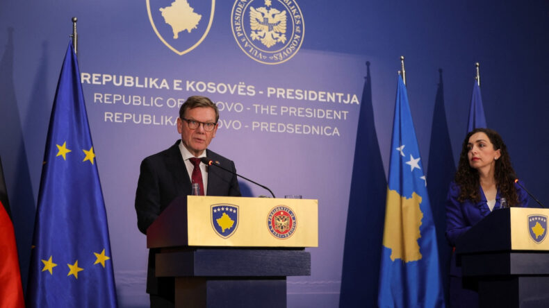 Almanya'dan Kuzey Makedonya'ya &Ouml;vg&uuml;ler