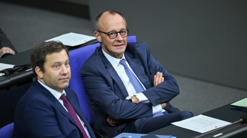 Almanya&rsquo;nın Dev B&uuml;t&ccedil;esine Onay &Ccedil;ıktı