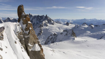 Alpler'de &Ccedil;ığ Faciası: Beş Kişi Hayatını Kaybetti