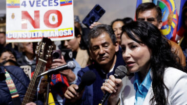 Anayasa Değişikliği Referandumunda "Hayır" Oyu &Ouml;nde Geldi