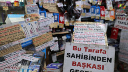 Anlatmaktan Sıkıldı, D&uuml;kkanını Notlarla Doldurdu: 'Allah Size Yedirmez İnşallah'