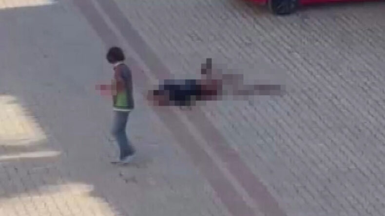 Annesiyle İlişki Yaptığı İddia Edilen Adamı 22 Bıçakla Öldürdü