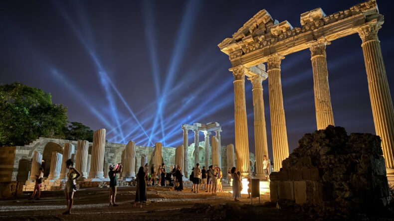 Antalya'ya Turist Akını