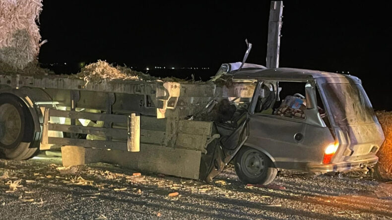 Araba ok gibi saplandı: Karı-koca hayatını kaybetti